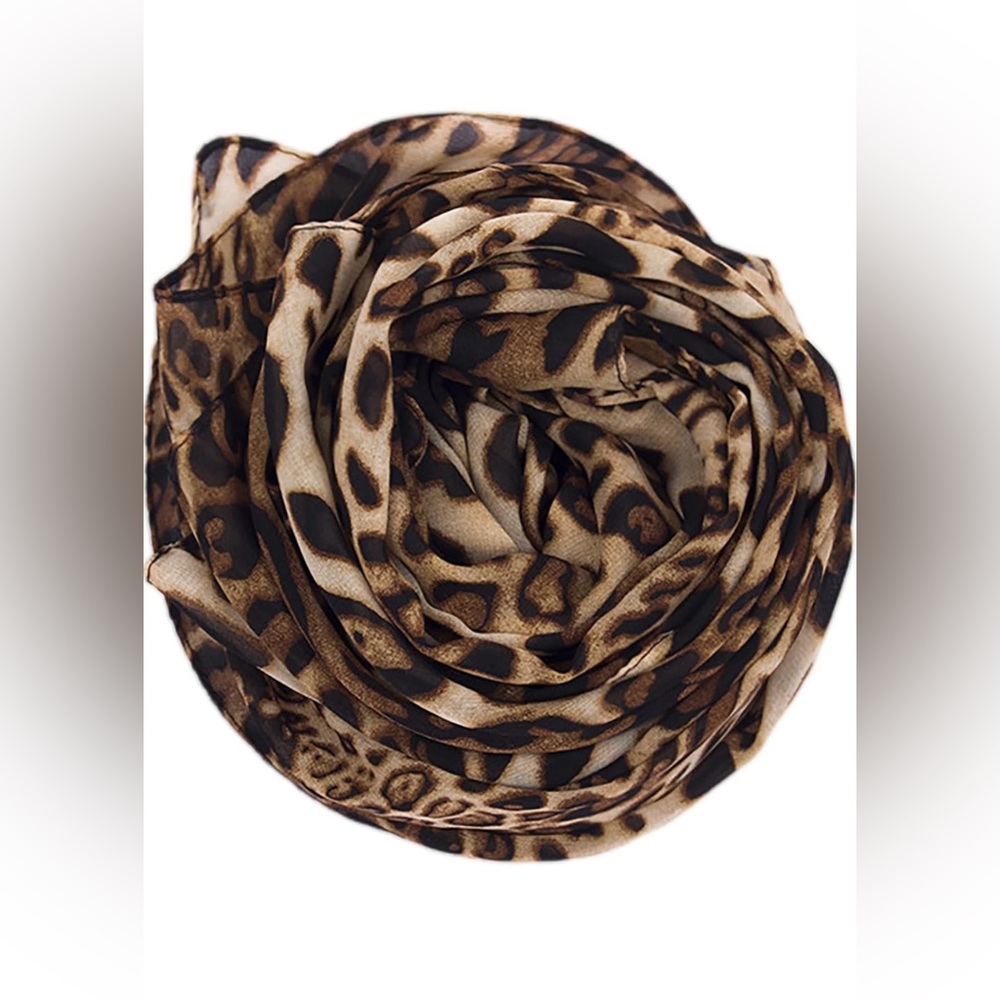 ✨Host Pick ✨Leopard and lace scarf